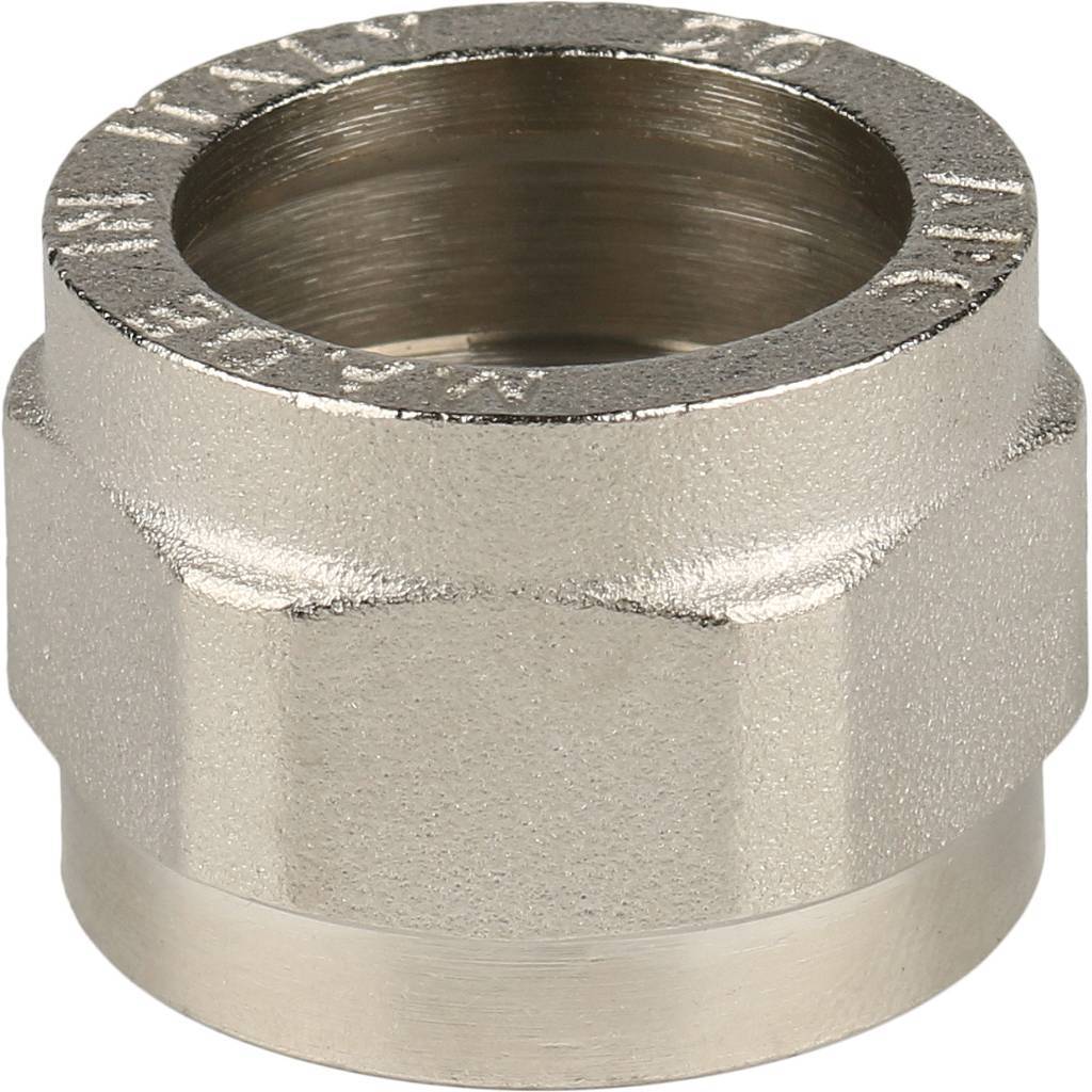 SFS-0008-001220 STOUT Угольник настенный с креплением 1/2"х20 для металлопластиковых труб винтовой