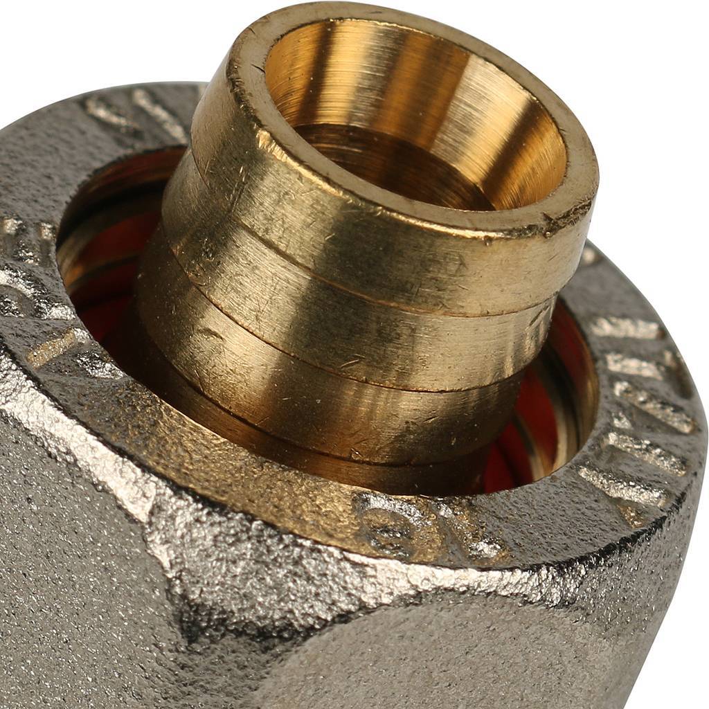 SFS-0014-001216 STOUT Тройник настенный с креплением для металлопластиковых труб винтовой