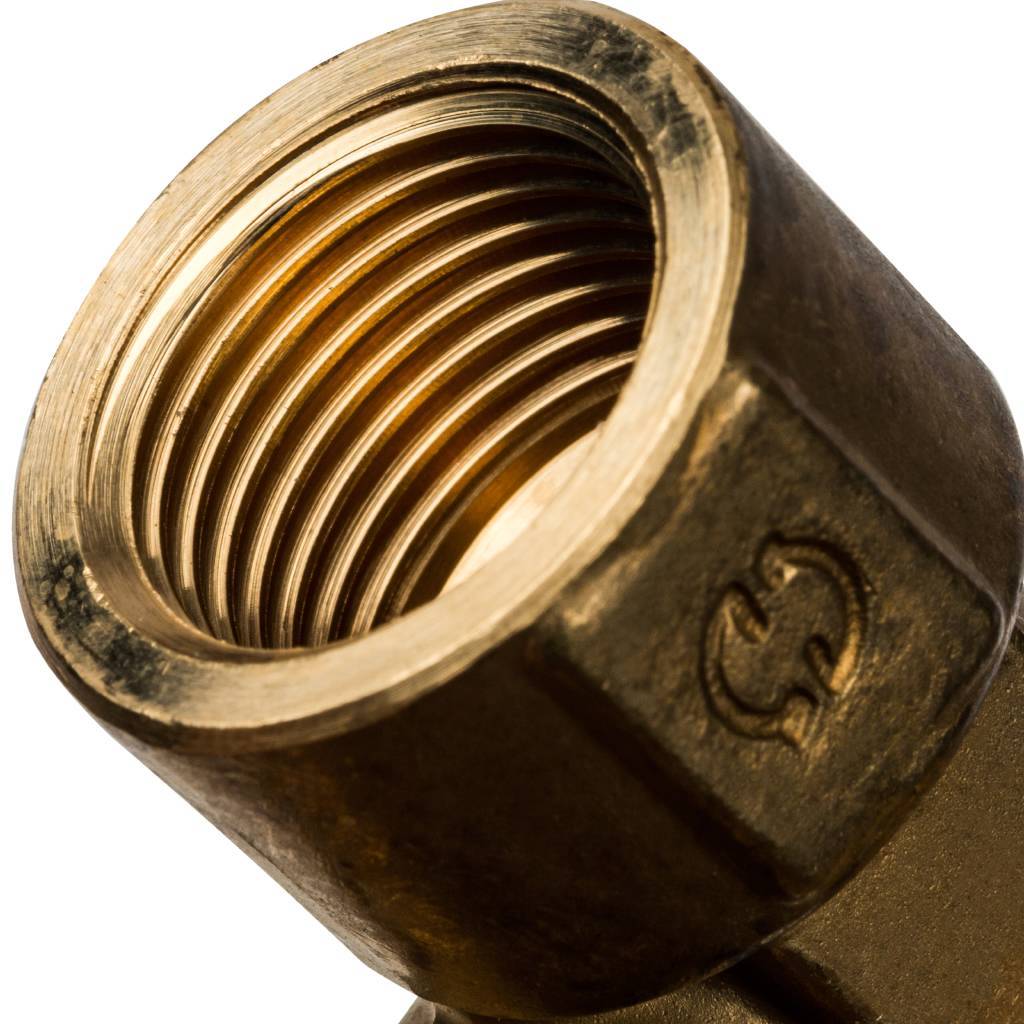 SFA-0009-001612 STOUT Угольник настенный с креплением 16xRp 1/2" для труб из сшитого полиэтилена аксиальный