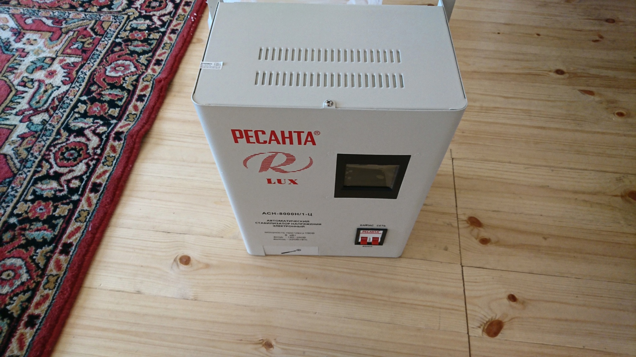 Стабилизатор напряжения Ресанта АСН 8000 Н/1-Ц Lux