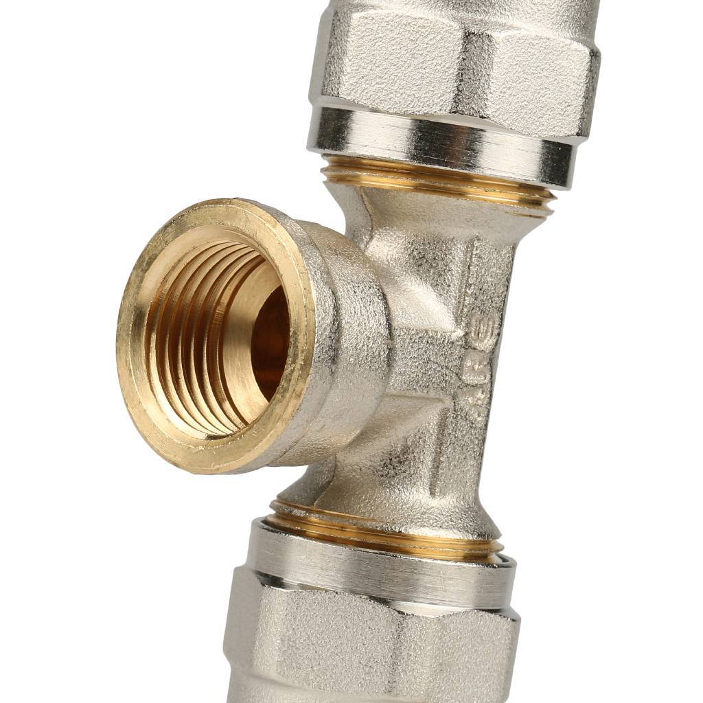 SFS-0012-001220 STOUT Тройник-переходник с внутренней резьбой 1/2"х20 для металлопластиковых труб винтовой