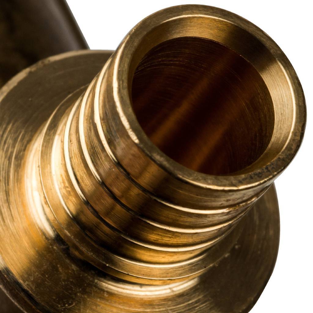 SFA-0009-001612 STOUT Угольник настенный с креплением 16xRp 1/2" для труб из сшитого полиэтилена аксиальный